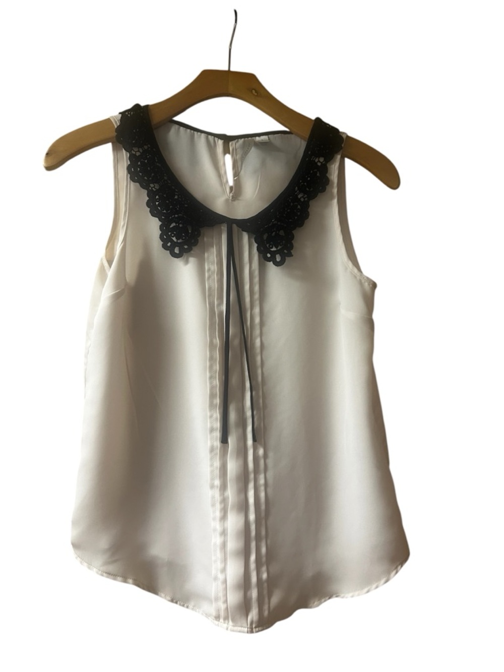 LC Lauren Conrad Sleeveless Cream Blouse with Black Lace Collar